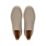 Męskie Zamszowe Mokasyny – Slip-On Chukka Styl, Płaska Pięta – Greige